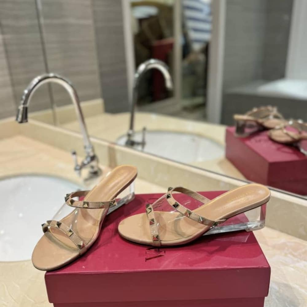 Valentino Garavani Rockstud Skin Heeled Sandals Beige - 画像 (5)