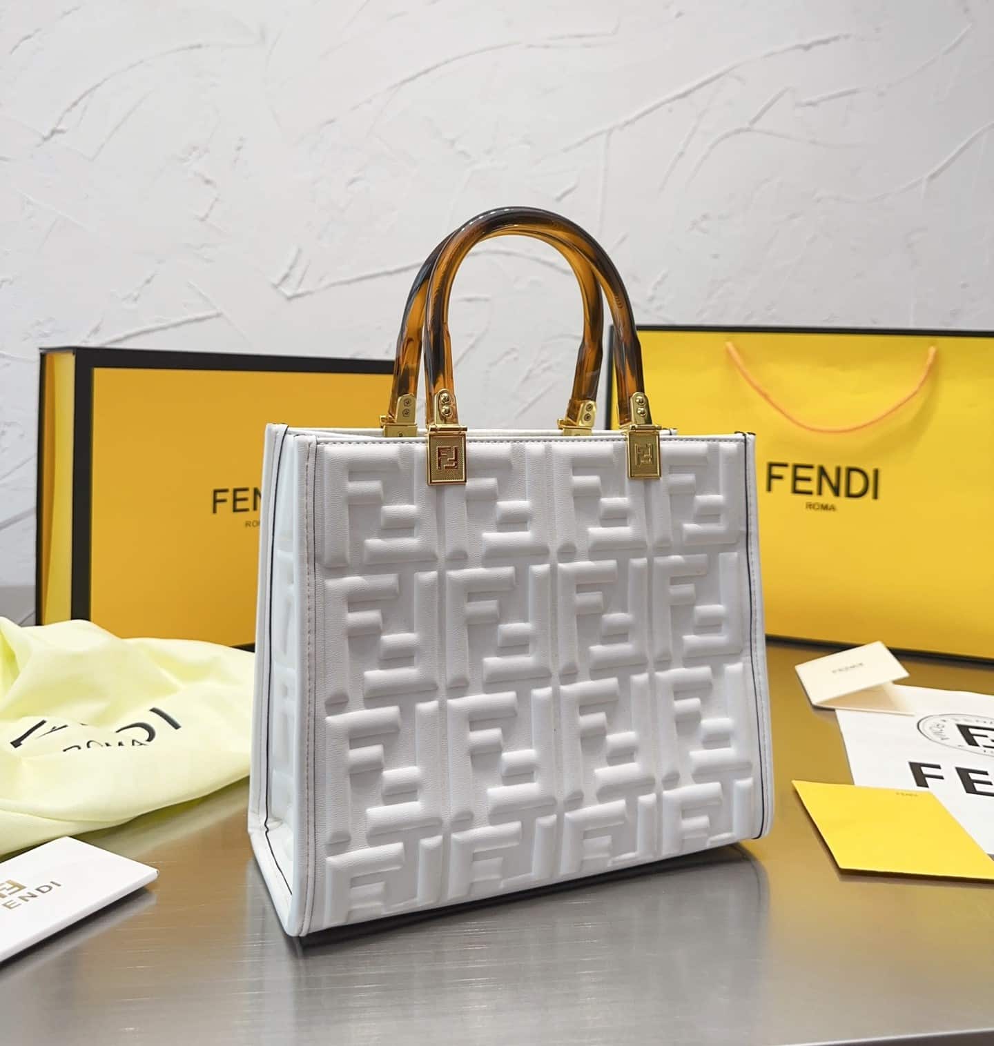 Fendi Sunshine Small White Leather Shopper 25Cm 8Bh394Amcvf0Qvl - 画像 (2)