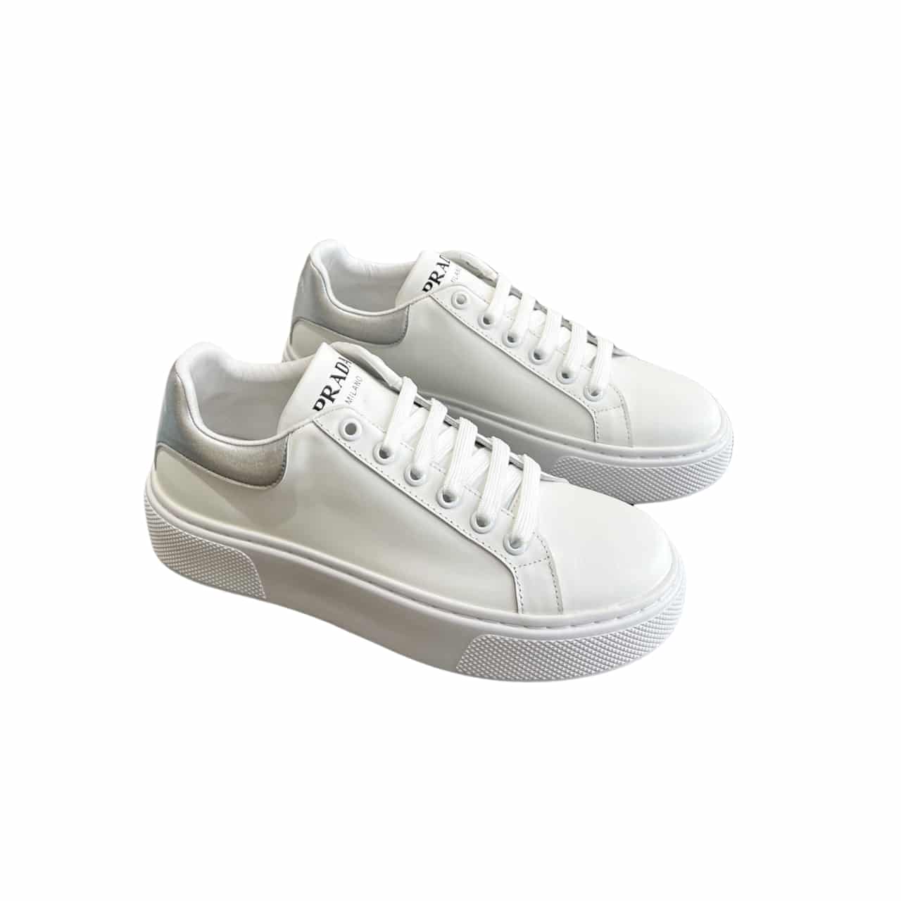 PRADA プラダ レザー スニーカー ホワイト シルバーロゴ
