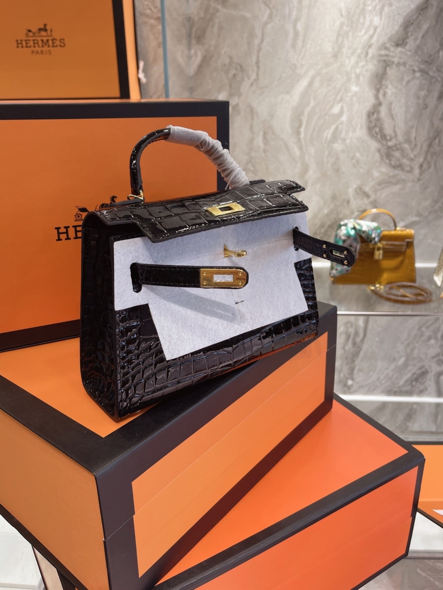 Hermès Kelly Alligator Gold Buckle Black 22Cm - 画像 (3)