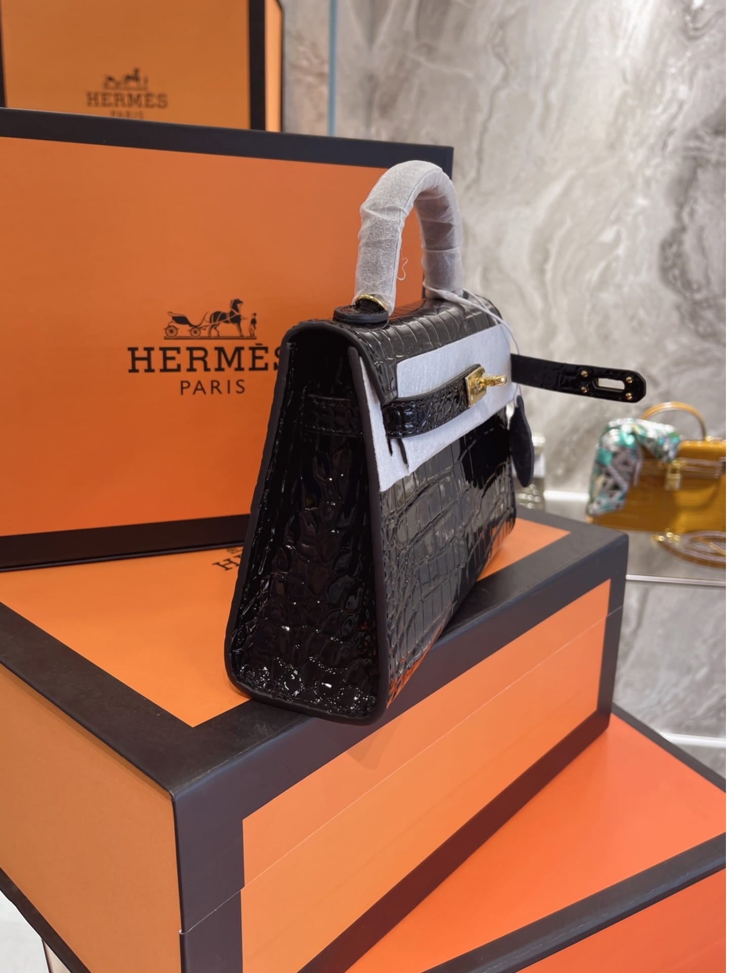 Hermès Kelly Alligator Gold Buckle Black 22Cm - 画像 (2)