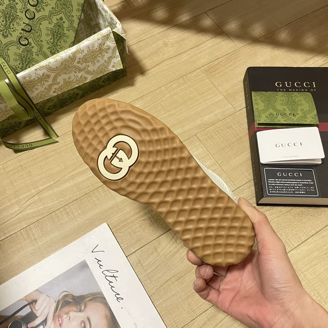 GUCCI グッチ インターロッキングG スニーカー ホワイト - 画像 (5)