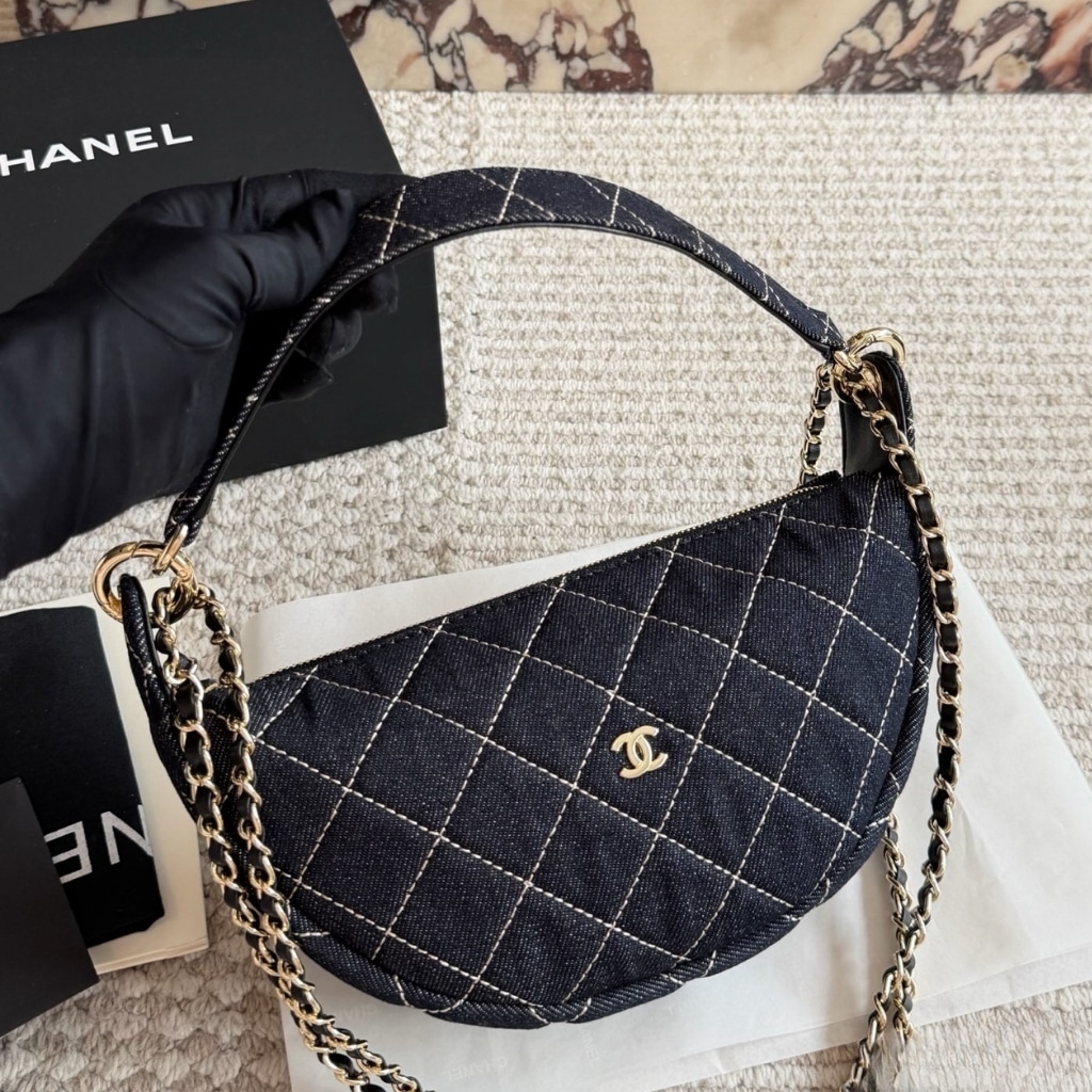 Chanel Clutch With Chain Denim And Gold Tone Metal Dark Blue 22cm AP5094 B23492 U7663 - 画像 (2)