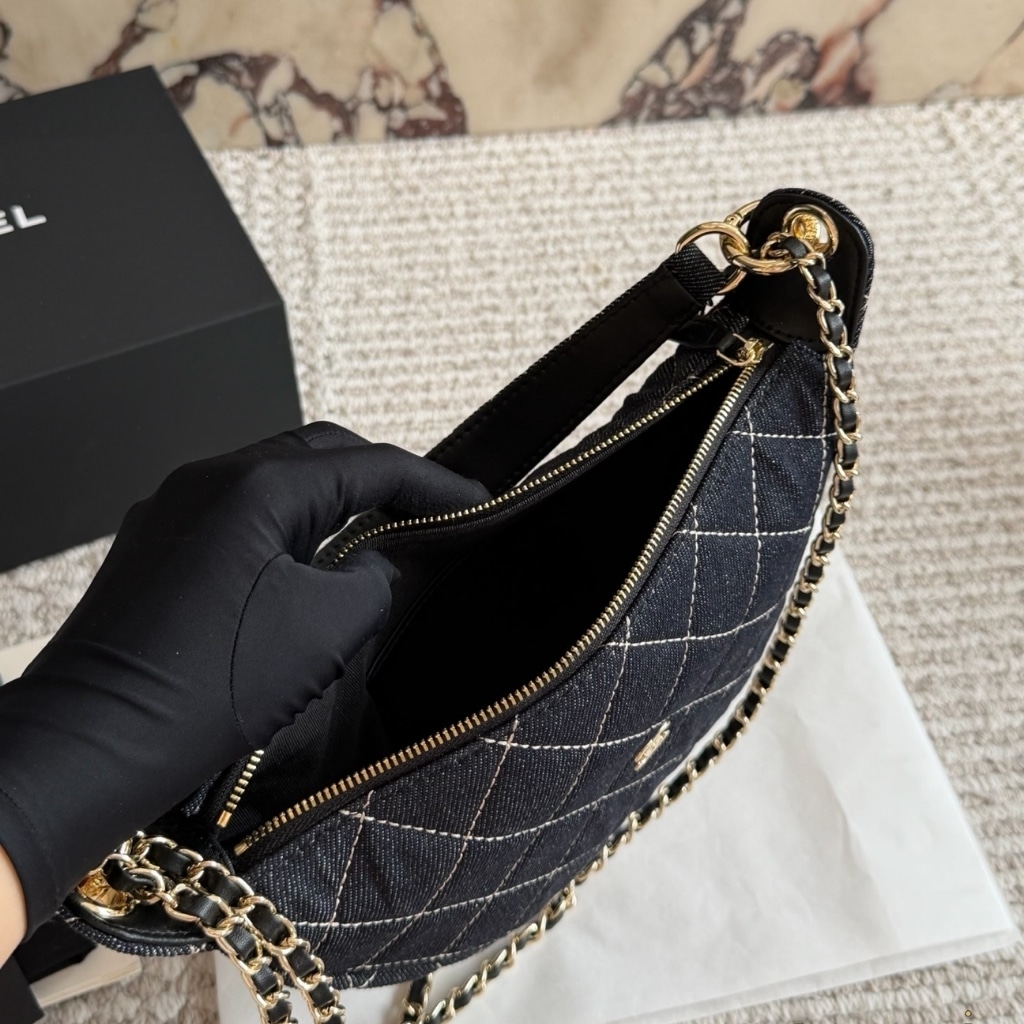 Chanel Clutch With Chain Denim And Gold Tone Metal Dark Blue 22cm AP5094 B23492 U7663 - 画像 (5)