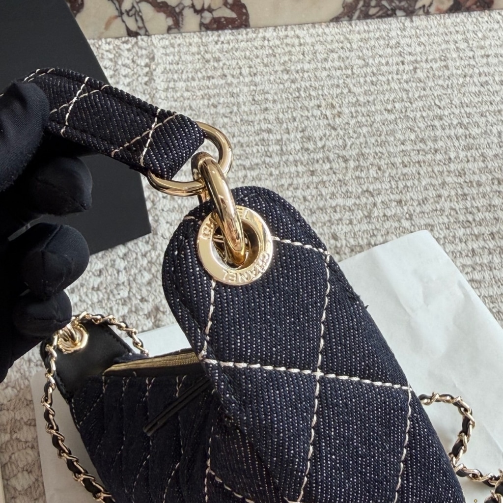 Chanel Clutch With Chain Denim And Gold Tone Metal Dark Blue 22cm AP5094 B23492 U7663 - 画像 (6)