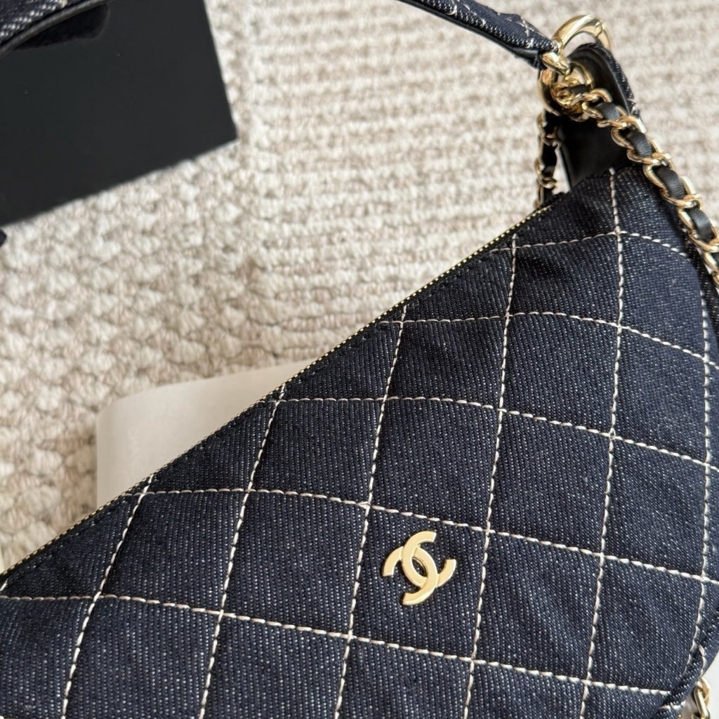 Chanel Clutch With Chain Denim And Gold Tone Metal Dark Blue 22cm AP5094 B23492 U7663 - 画像 (7)