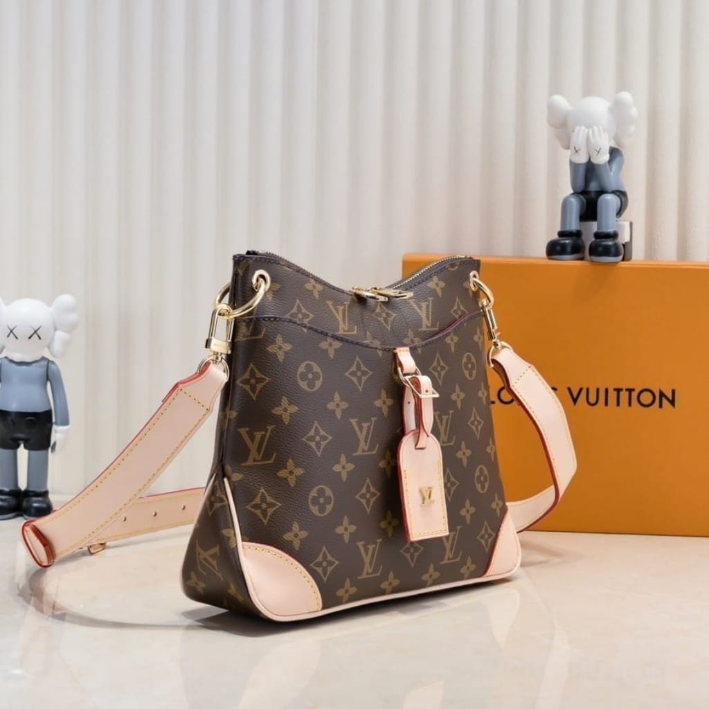 Louis Vuitton オデオン PM モノグラム キャンバス ベージュ 28cm - 画像 (3)