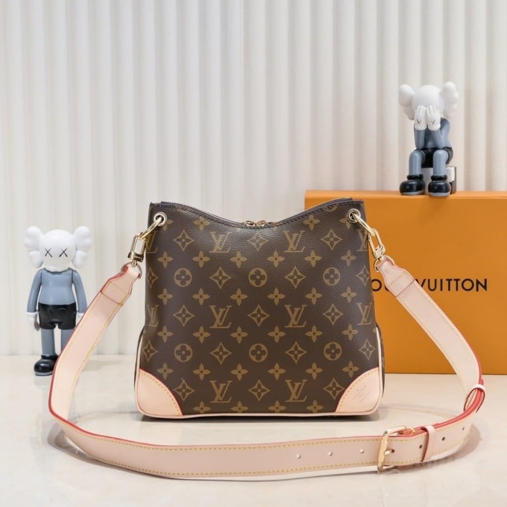 Louis Vuitton オデオン PM モノグラム キャンバス ベージュ 28cm - 画像 (4)