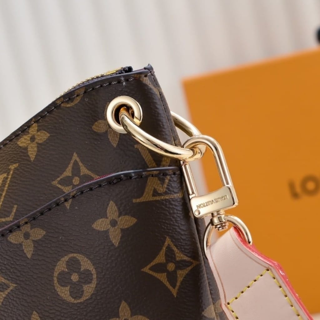 Louis Vuitton オデオン PM モノグラム キャンバス ベージュ 28cm - 画像 (7)