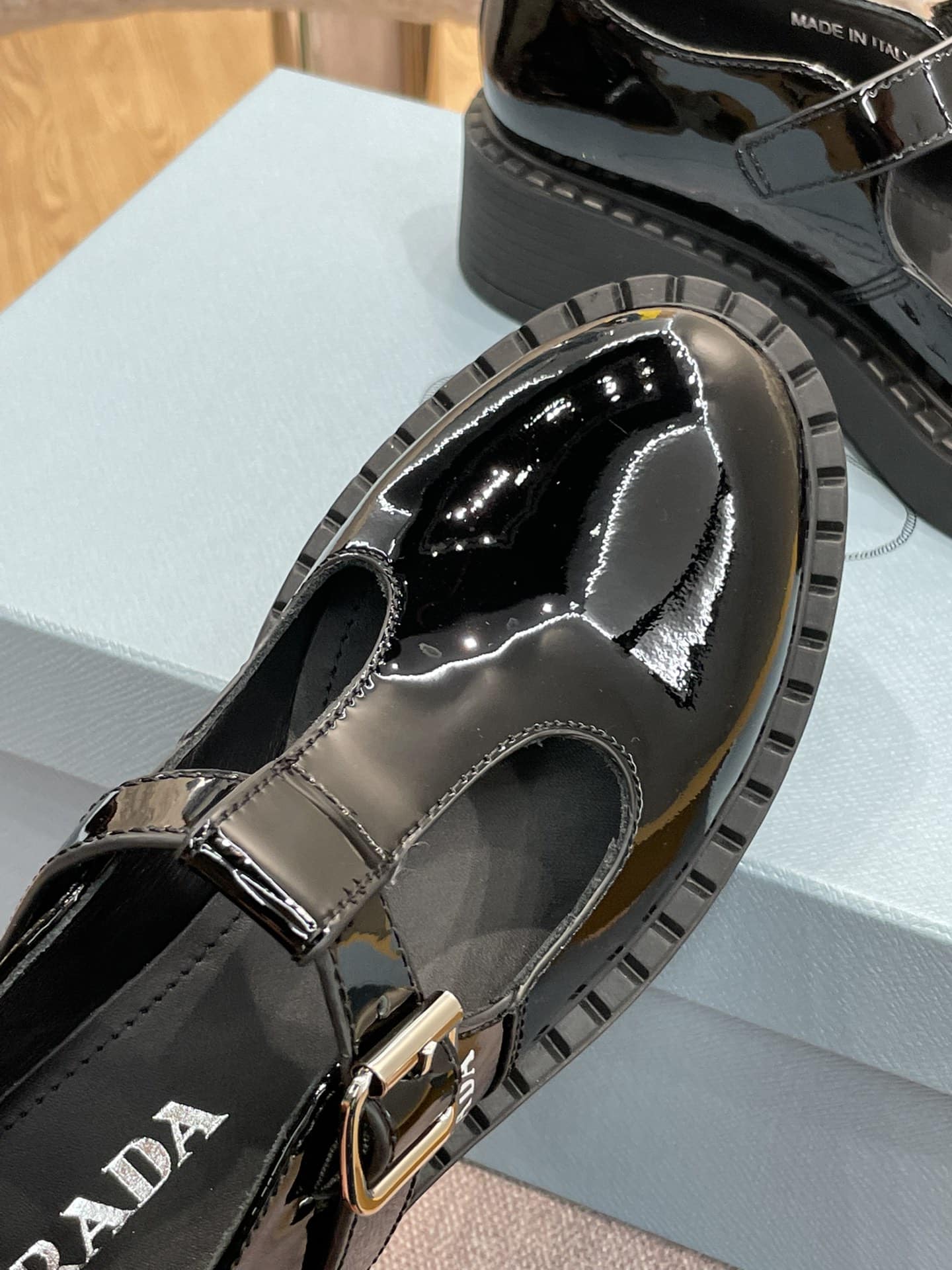 PRADA プラダ ブラッシュドレザー メリージェーン Tストラップシューズ ブラック 2EE372 055 F0002 - 画像 (2)