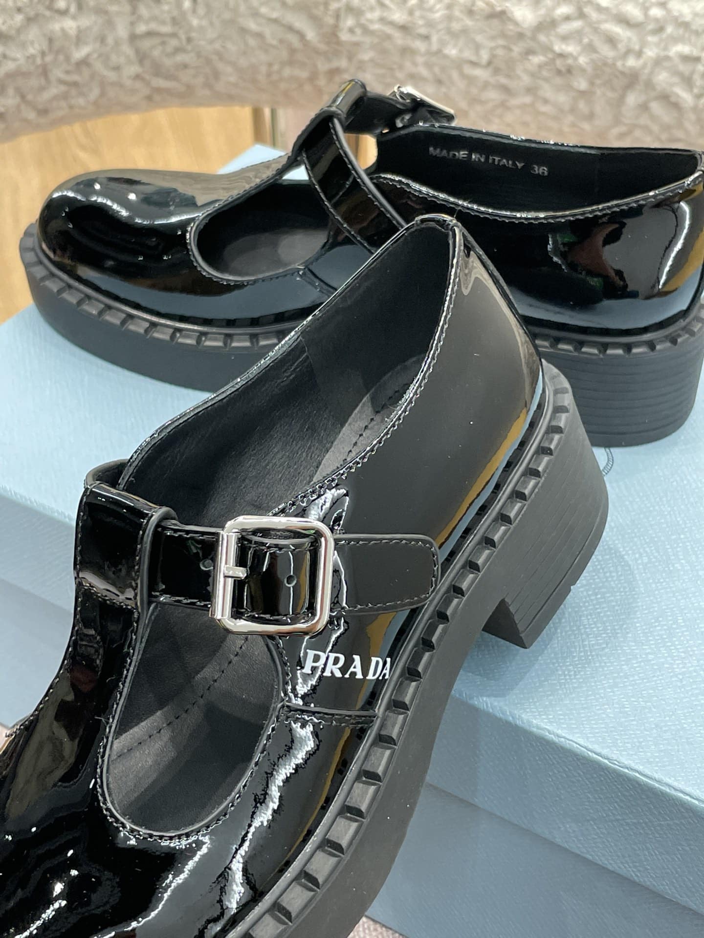 PRADA プラダ ブラッシュドレザー メリージェーン Tストラップシューズ ブラック 2EE372 055 F0002 - 画像 (6)