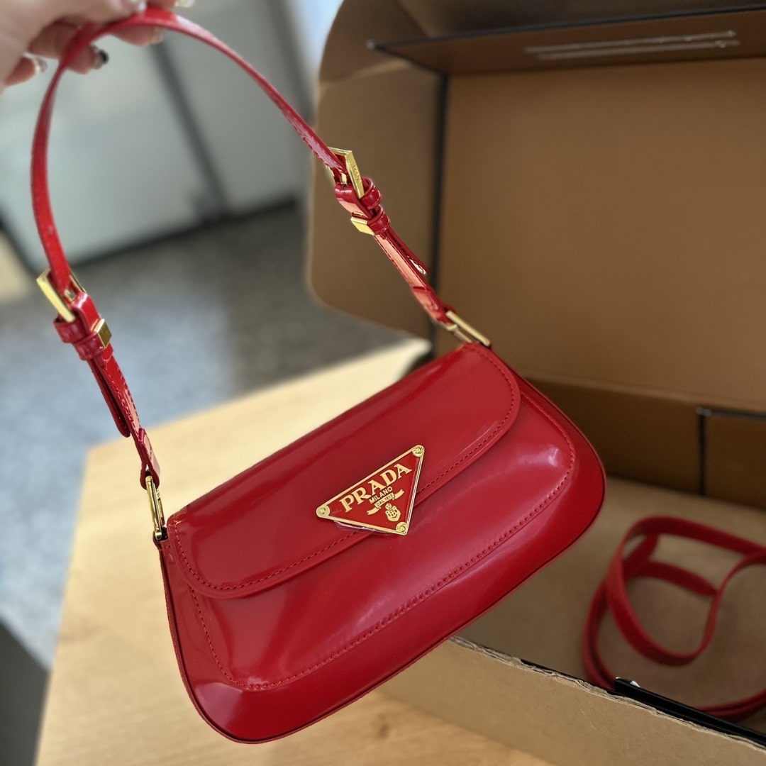 Prada Patent Leather Shoulder Bag In Cherry Red 25Cm 1Bd355 069 F0E06 V Hto - 画像 (2)
