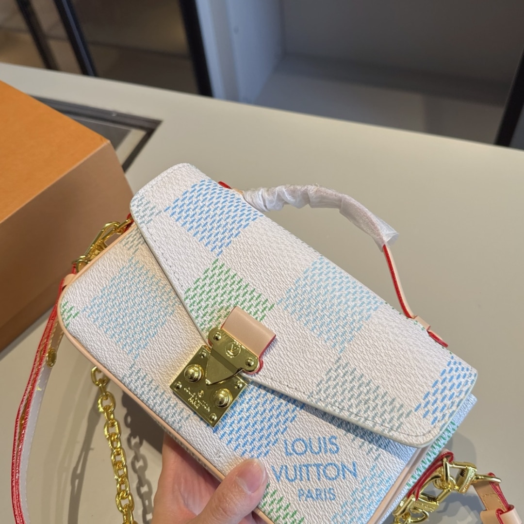 Louis Vuitton Pochette Métis East West Damier Canvas Light Blue 21cm - 画像 (5)