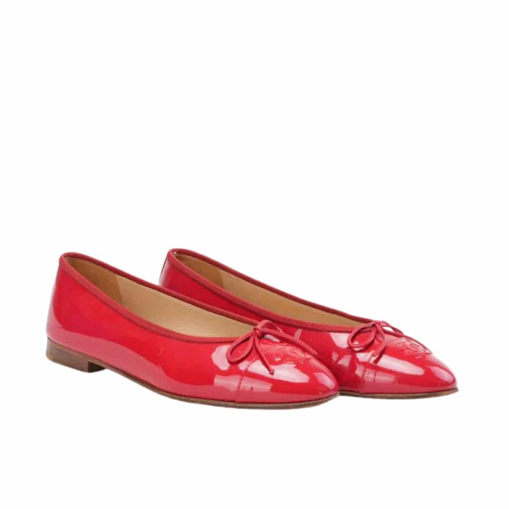 CHANEL シャネル パテントレザー CC キャップトゥ バレエフラット レッド
