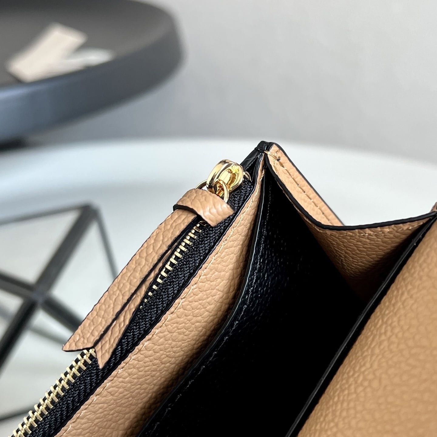 Louis Vuitton Emilie Wallet Black 19Cm M62369 - 画像 (10)