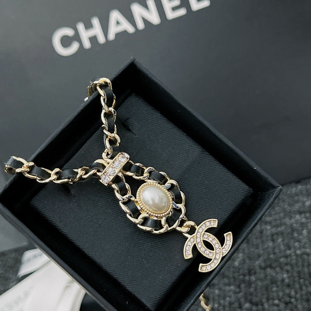 Chanel CC Necklace Leather Chain Pearl Crystal Drop Choker Gold Tone Black - 画像 (4)