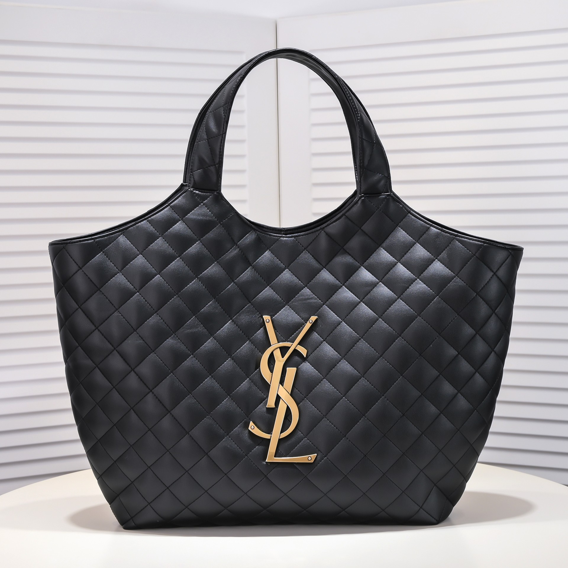 Saint Laurent Icare Maxi Quilted Shoulder Bag Black 50cm 698651AAANG1000 - 画像 (2)
