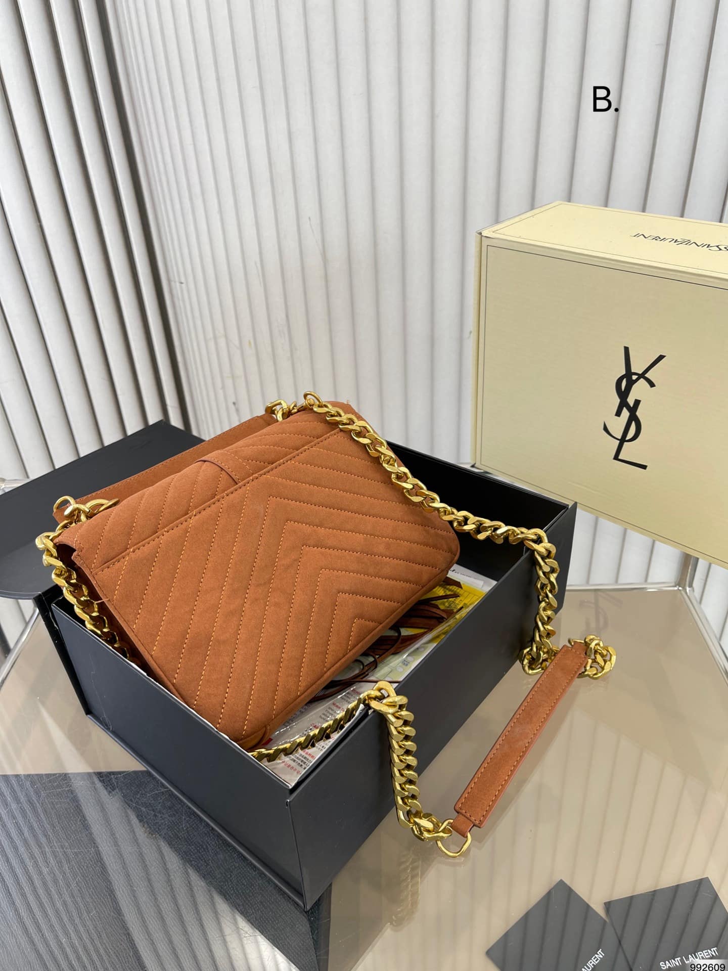 Saint Laurent Medium College Chain Bag In Suede Cinnamon 24cm 531705 0u0k7 7761 - 画像 (3)
