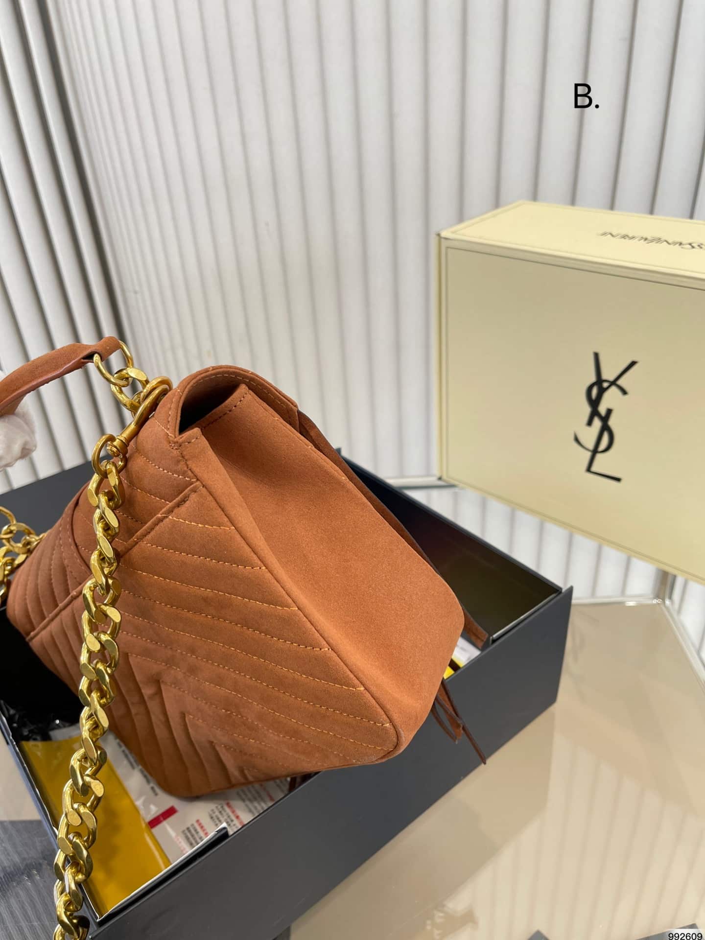 Saint Laurent Medium College Chain Bag In Suede Cinnamon 24cm 531705 0u0k7 7761 - 画像 (9)